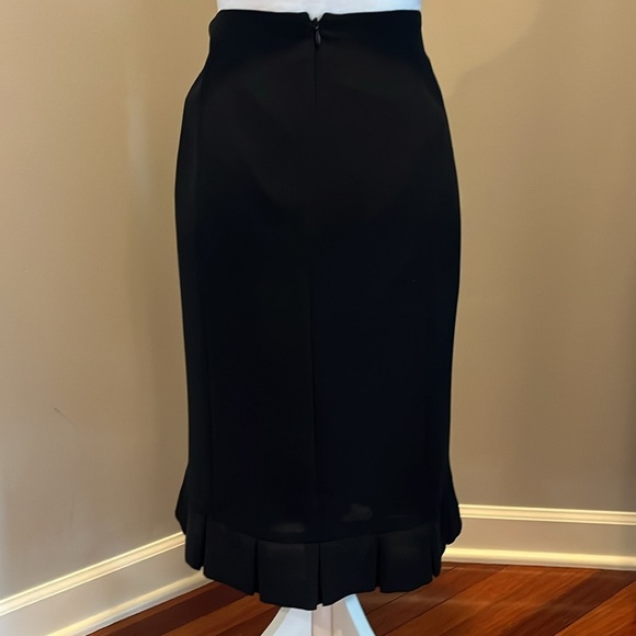 ⭐️Ruffle Bottom Straight Black Skirt size 14 - Picture 4 of 8